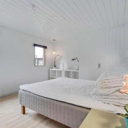 Landolf - 250m From The Sea By Interhome Hals